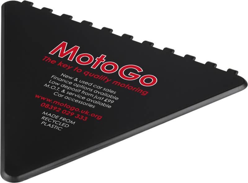 Raspador de gelo triangular em plático reciclado "Frosty"