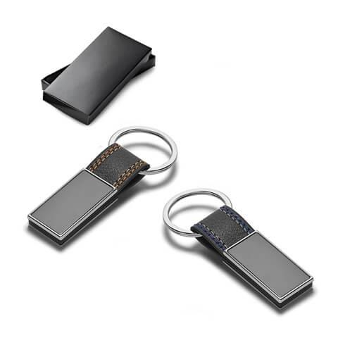 BALE. Porta-chaves em metal e PU