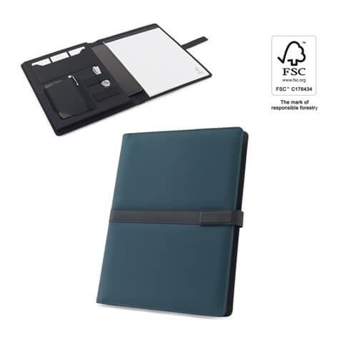 SANDERSON FOLDER. Pasta A4 em PU (50% reciclado) com fecho magnético e bloco de notas com páginas pautadas