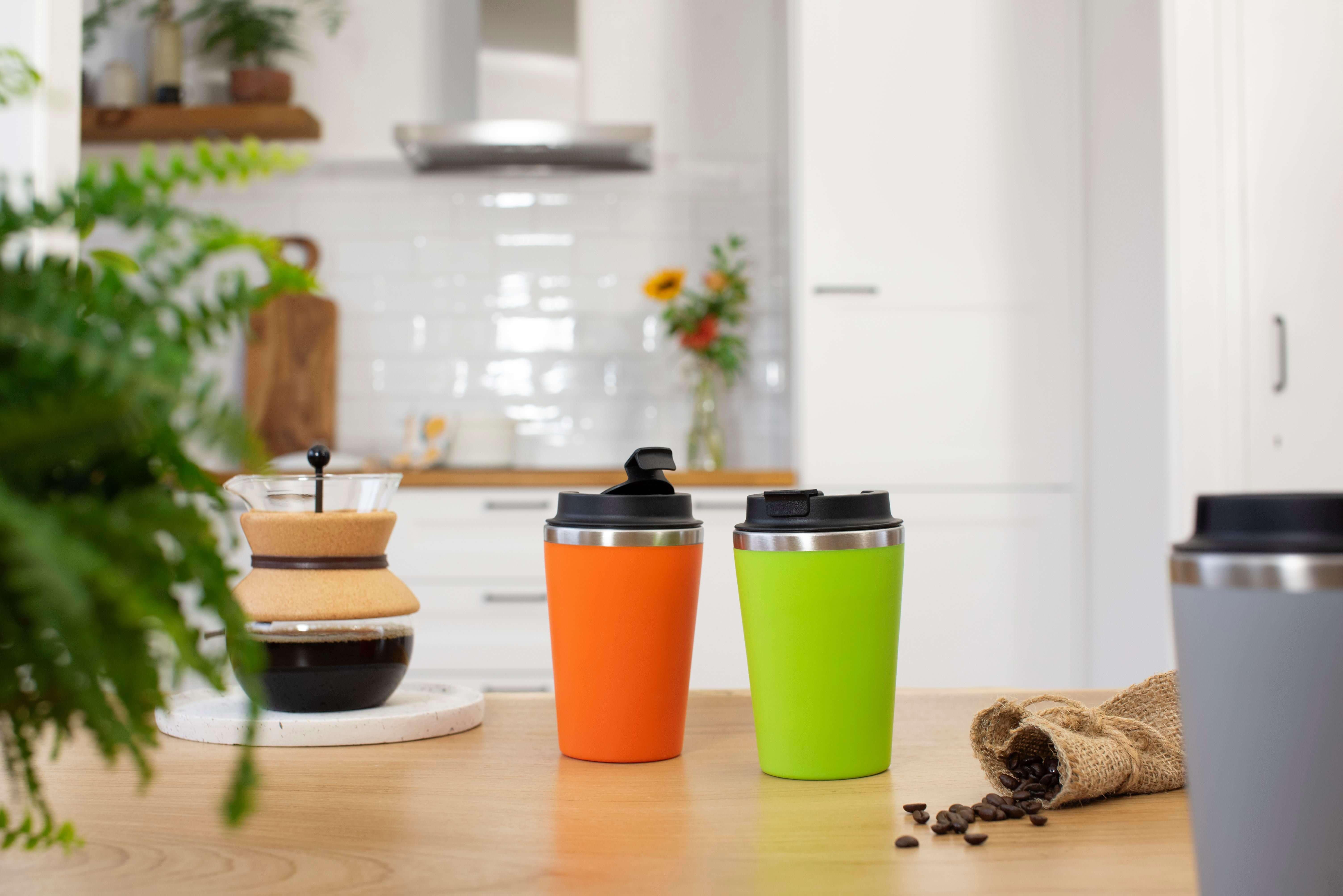 Caneca de viagem em PP Shay