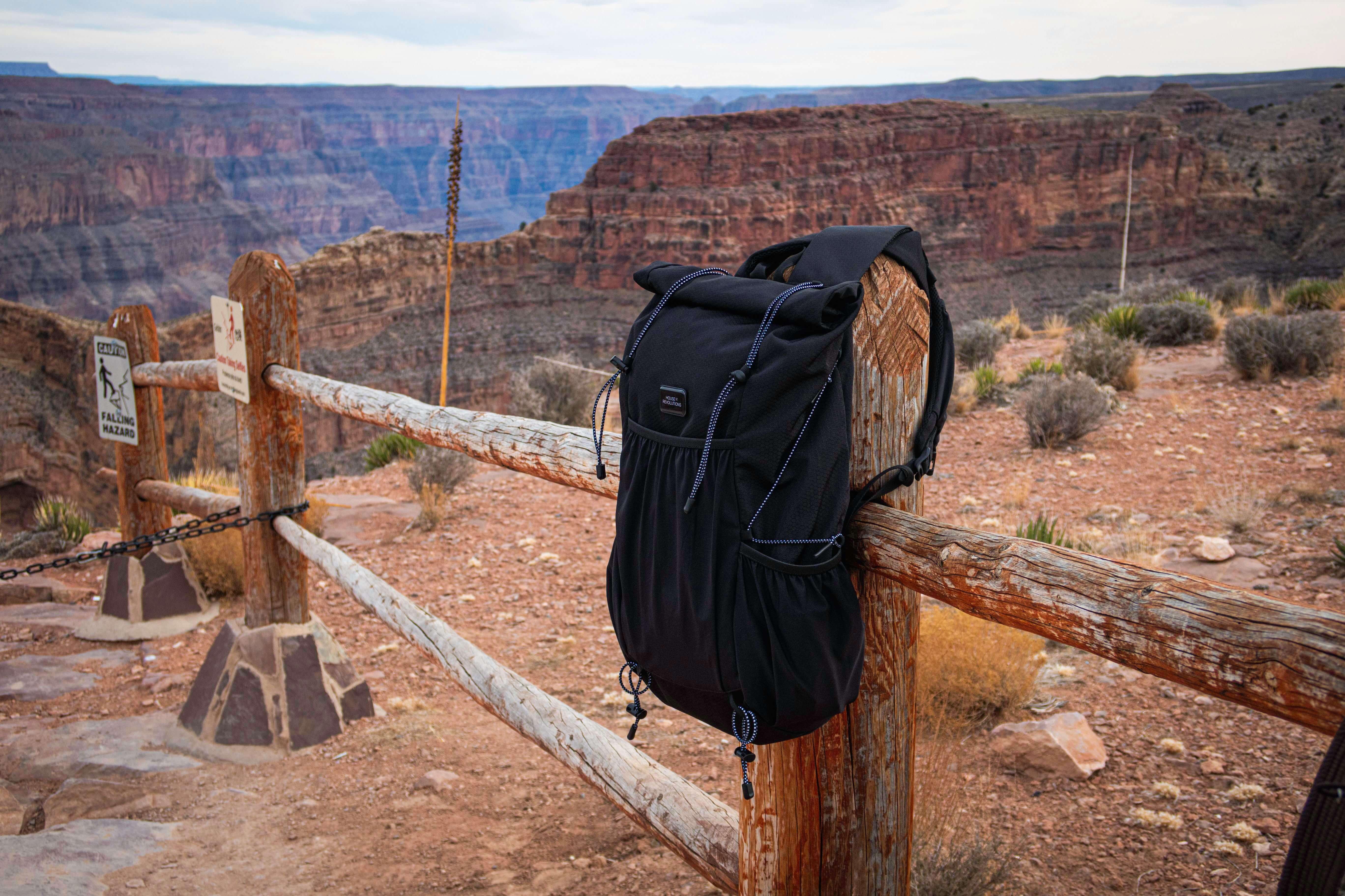 Giving 1163621 1 impr 1199330 Mochila enrolar BrandCharger Venturer - Image 2