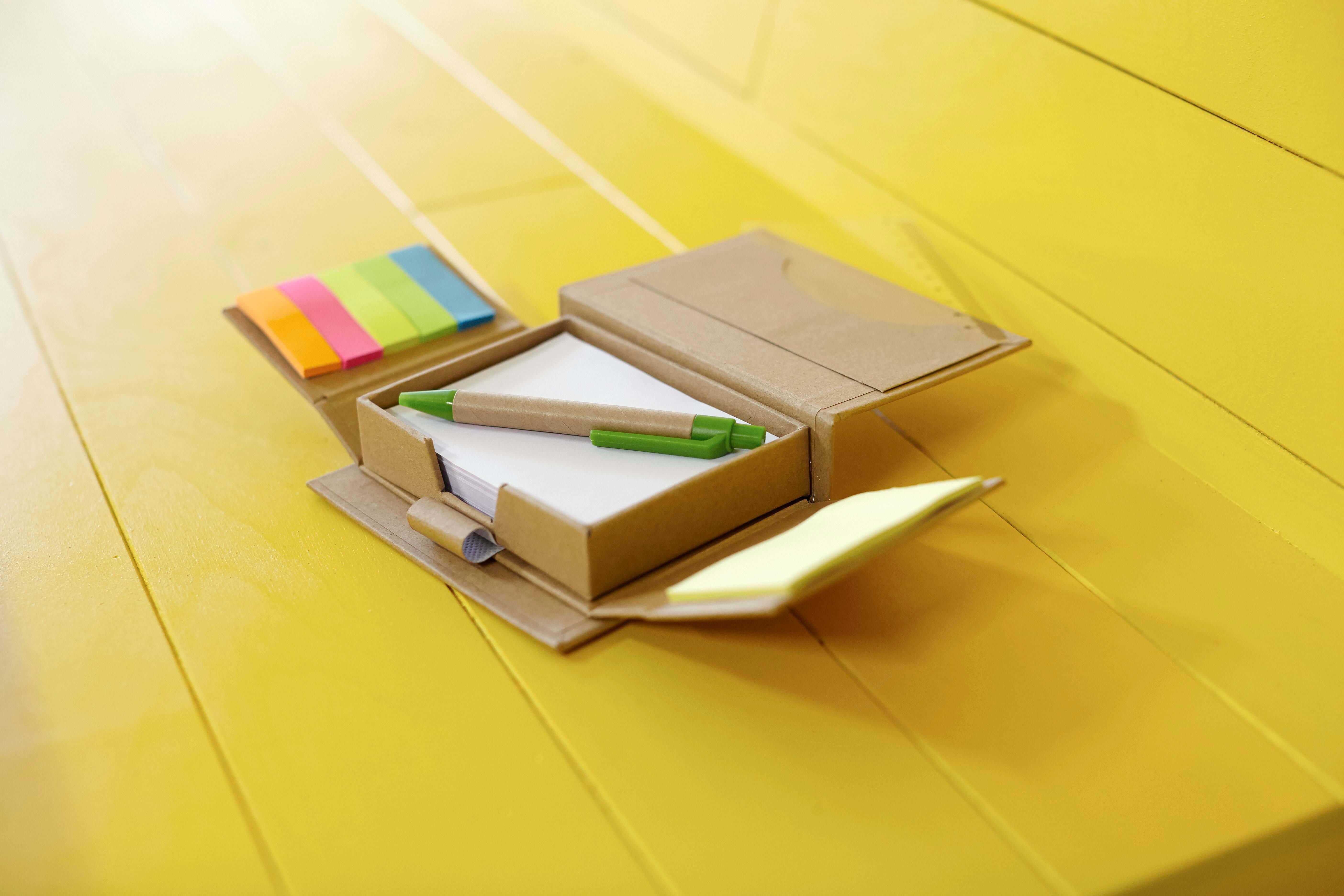 Giving 6498 2 impr 1118476 Bloco de notas adesivas em cartão Glenn - Image 3