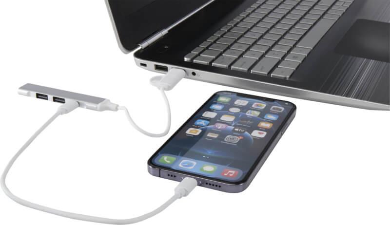 PF 124469 3 12446981 E1 Hub de USB-A e Tipo-C de alumínio reciclado de 4 portas com entrada dupla "Alkaid" - Image 4