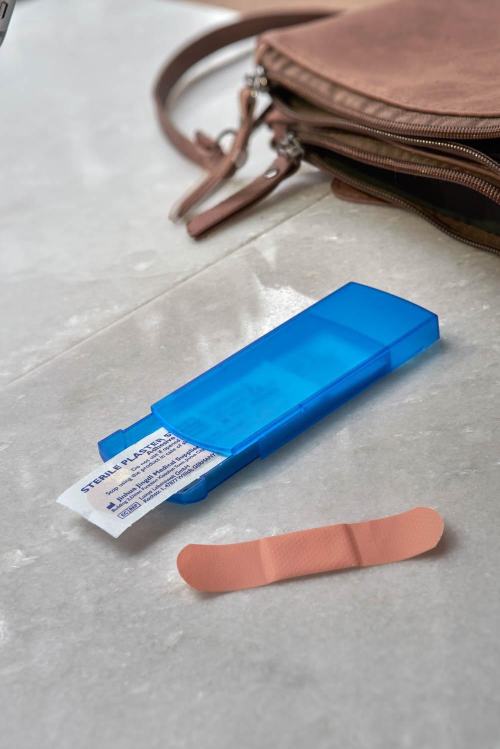 Giving 1020 8 impr 1490621 Estojo de plástico com pensos-rápidos Pocket - Image 9