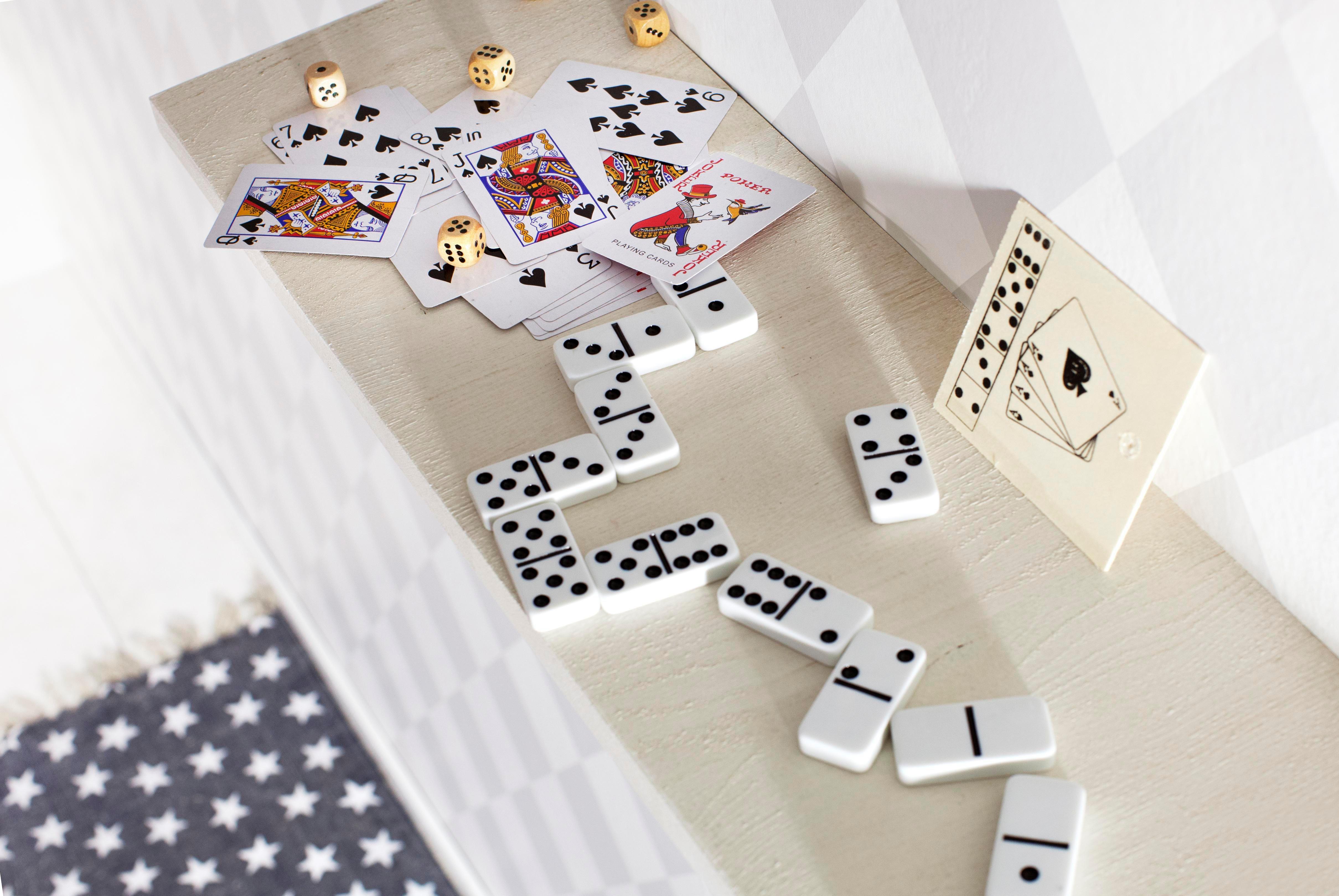 Giving 2553 1 impr 1116724 Caixa de madeira com jogo dados Myriam - Image 2