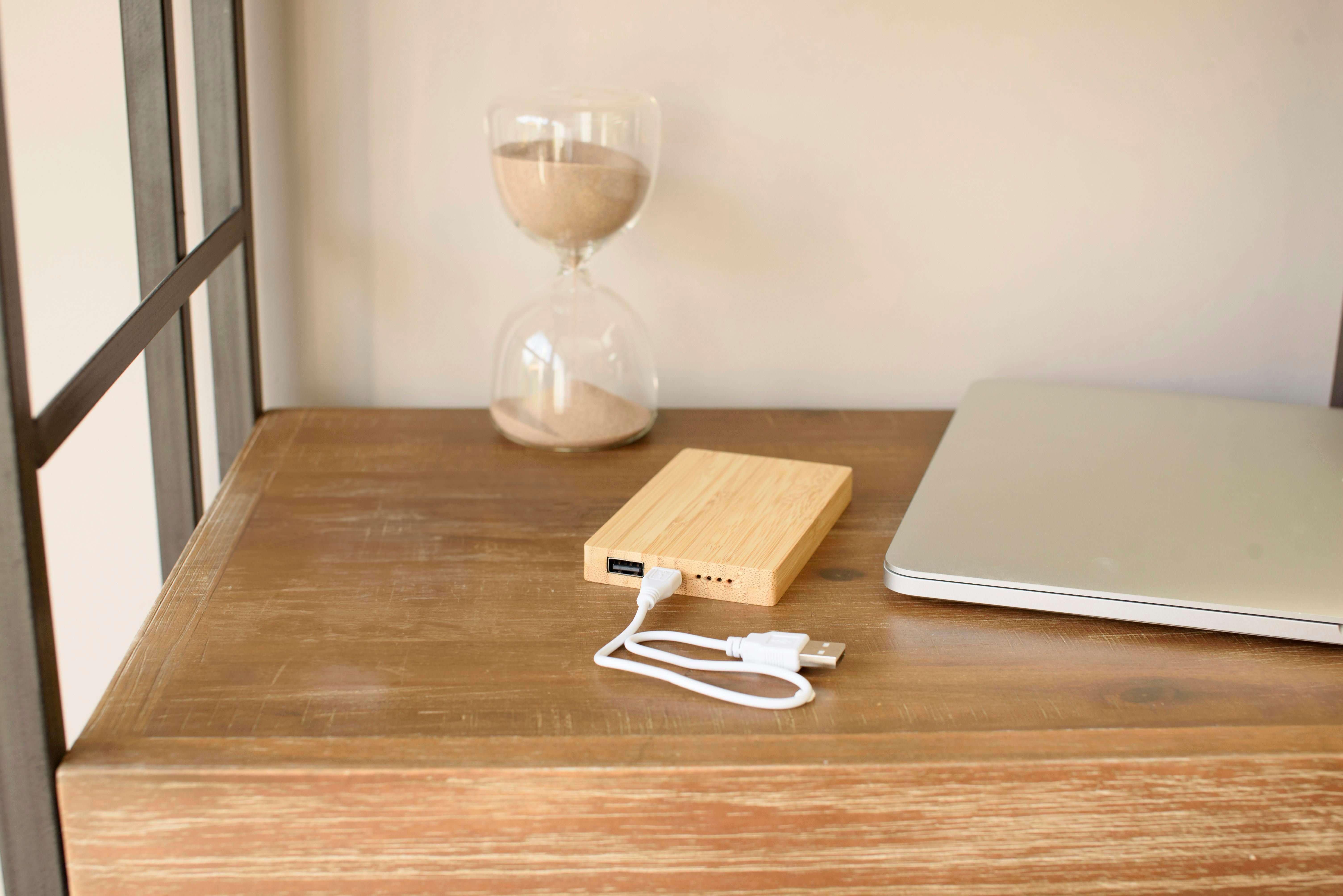 Power bank de bambu Ruby